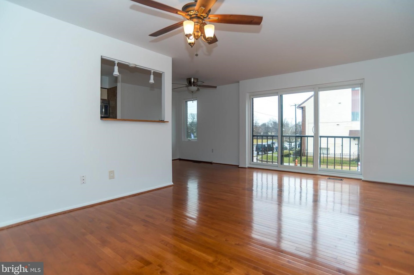9584 James St, Philadelphia, PA 19114-3059