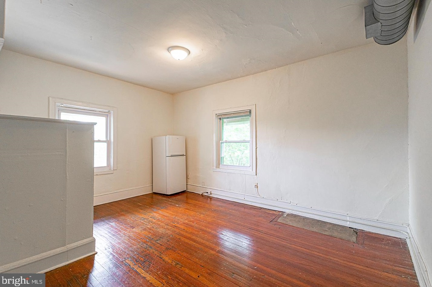 3511 Baring St Apt 3a, Philadelphia, PA