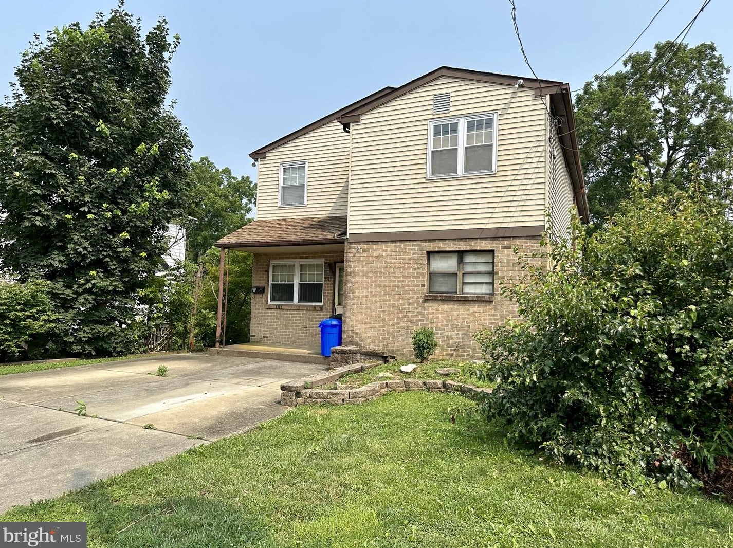 9515 Hoff St, Philadelphia, PA 19115-3802