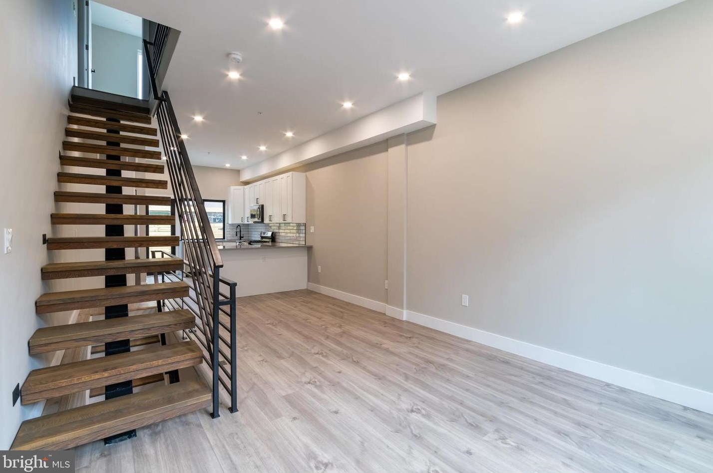 1843 Mountain St, Philadelphia, PA 19145