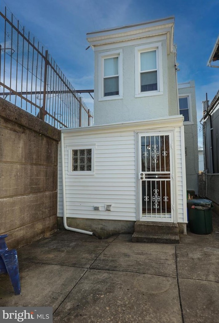 5715 Baynton St, Philadelphia PA 19144-1849 exterior