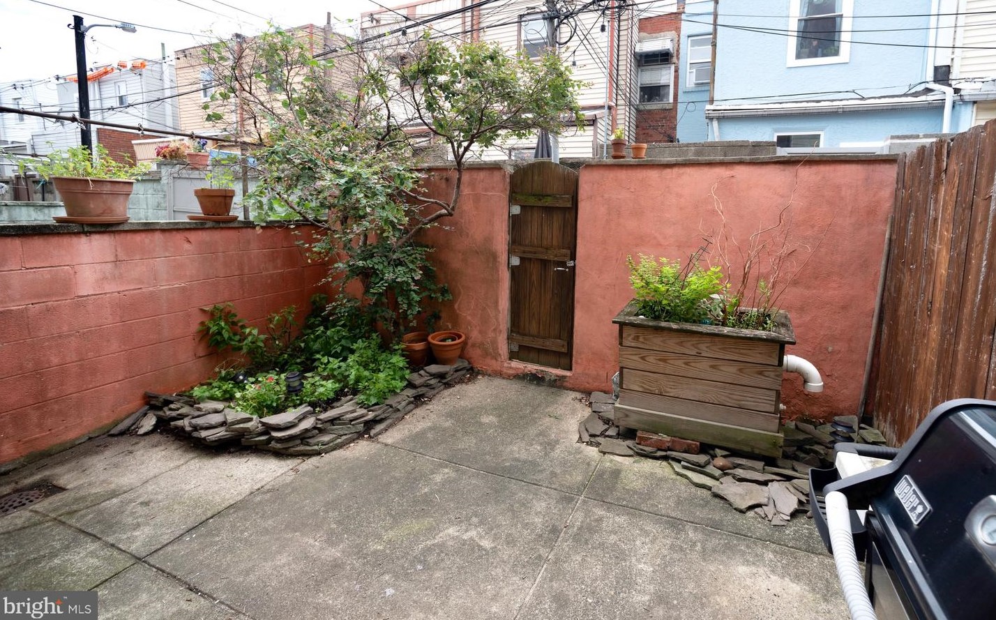 1115 Wolf St, Philadelphia PA 19148-3022 exterior