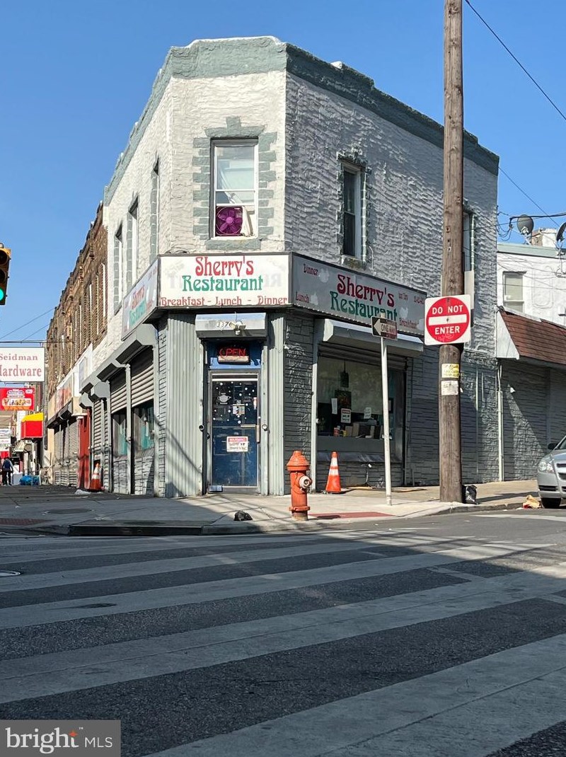 3372 Kensington Ave, Philadelphia, PA 19134-1402