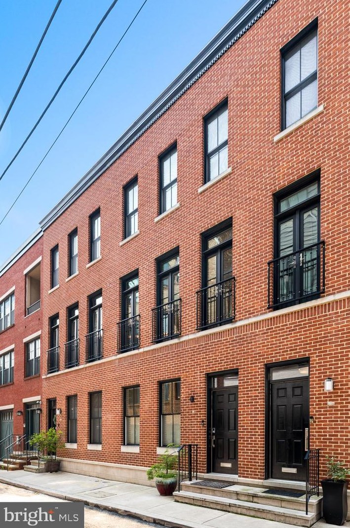 1714 Melon St, Philadelphia PA 19130-3303 exterior