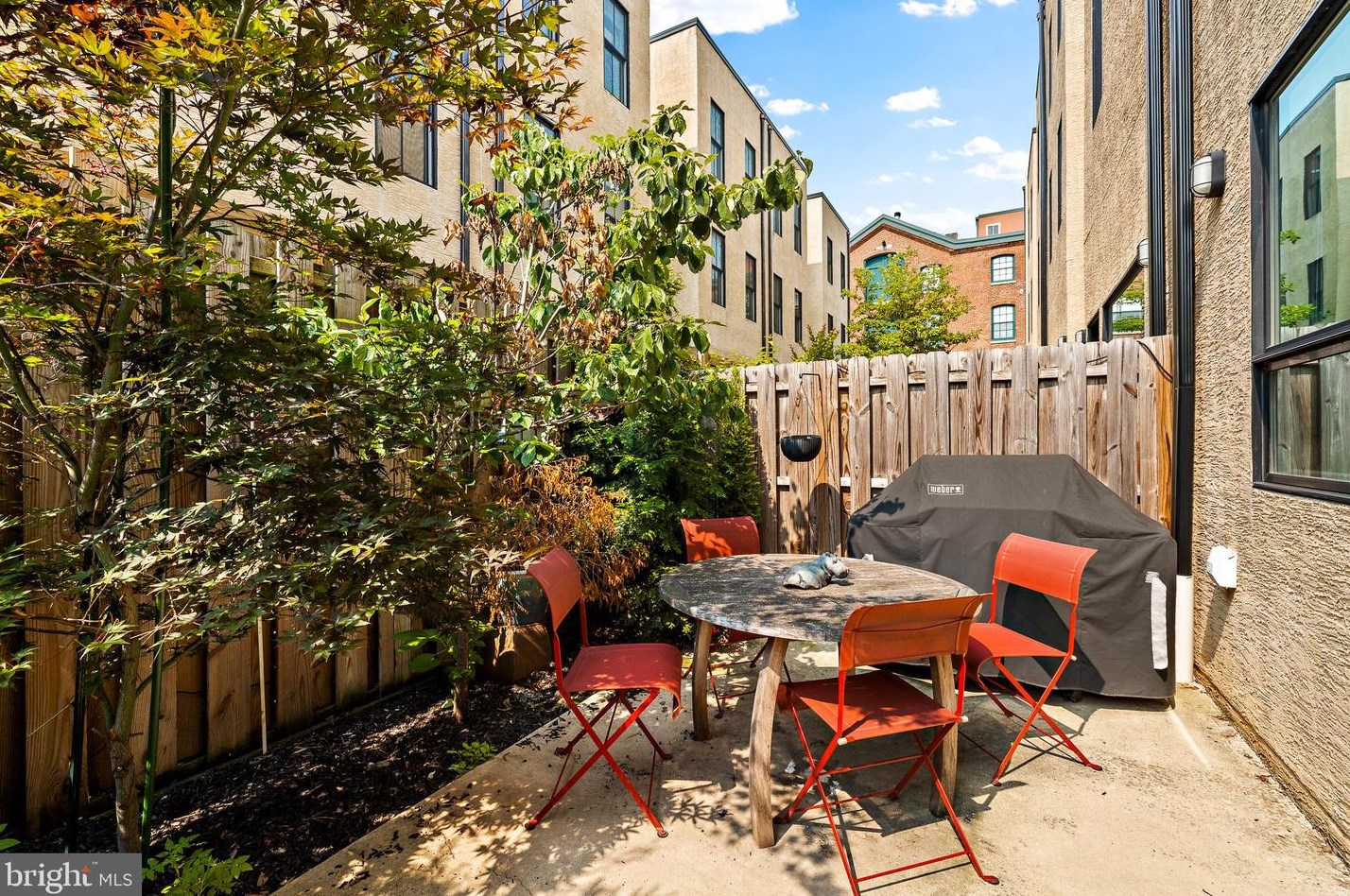 1714 Melon St, Philadelphia PA 19130-3303 exterior