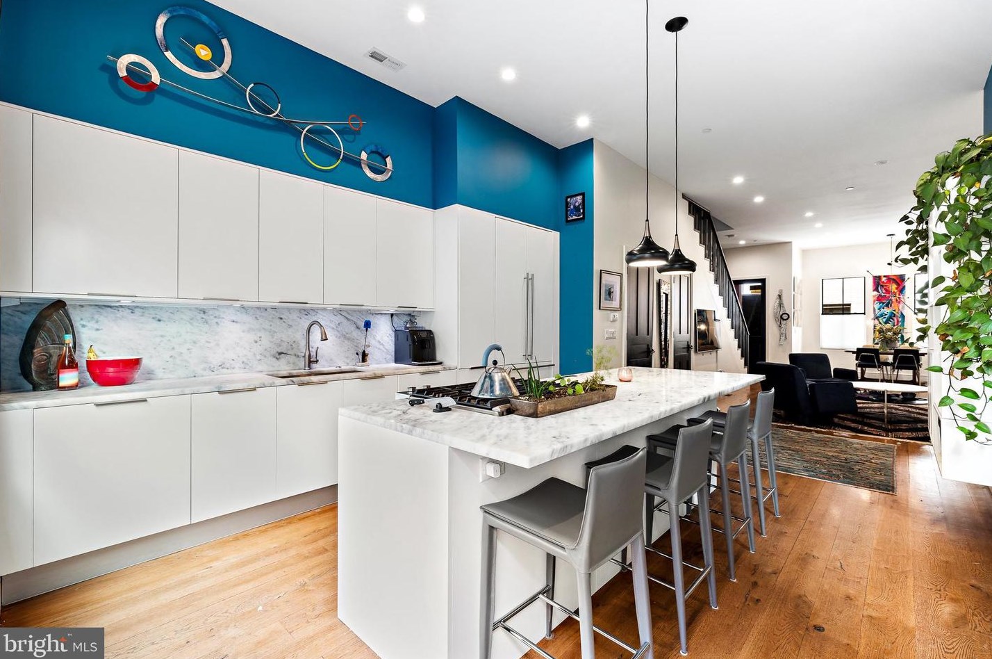 1714 Melon St, Philadelphia PA 19130-3303 exterior