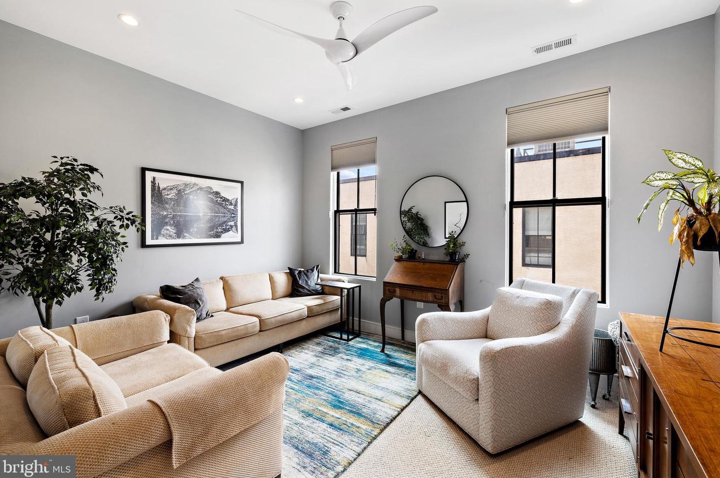 1714 Melon St, Philadelphia PA 19130-3303 exterior