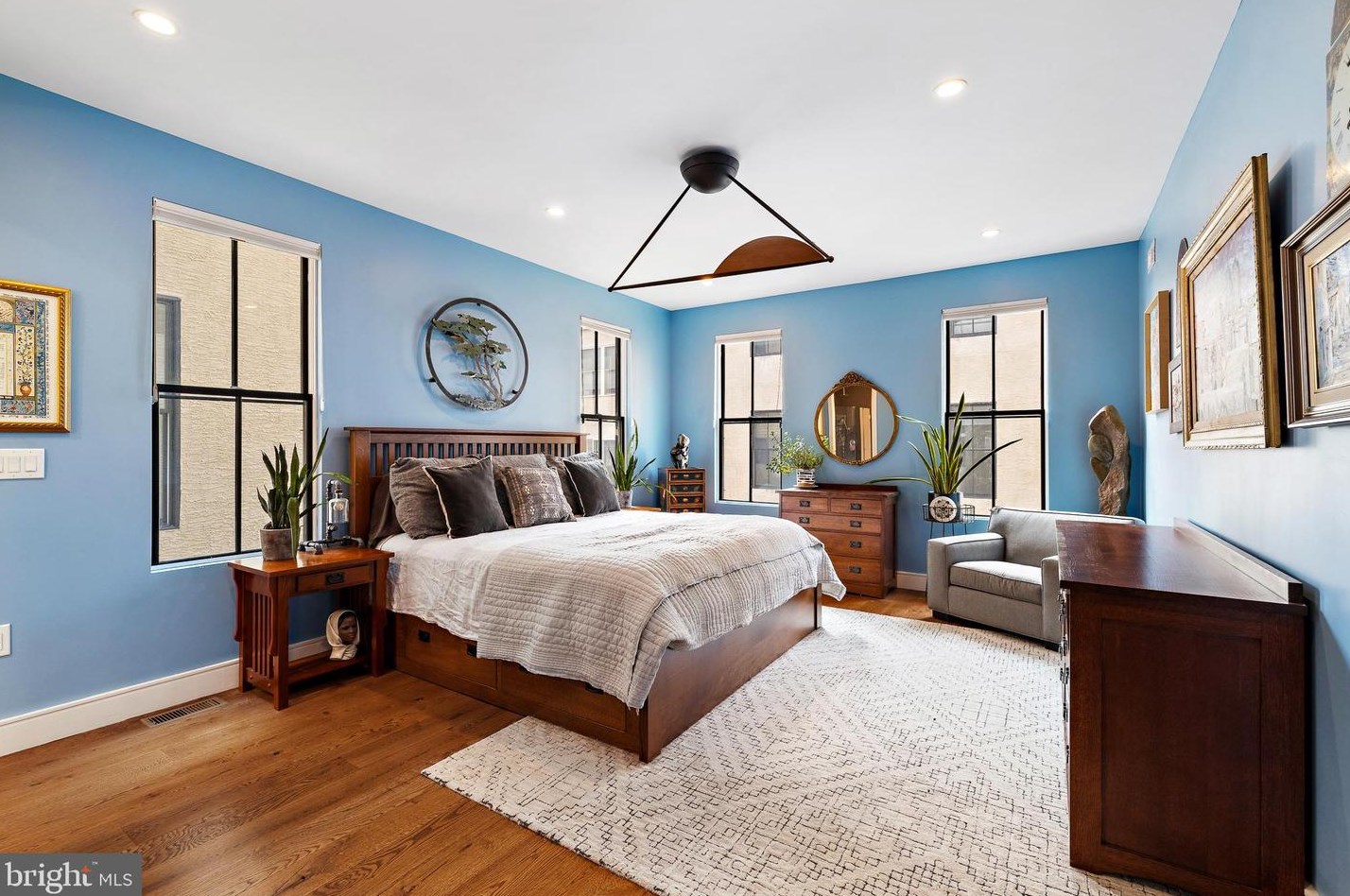 1714 Melon St, Philadelphia PA 19130-3303 exterior