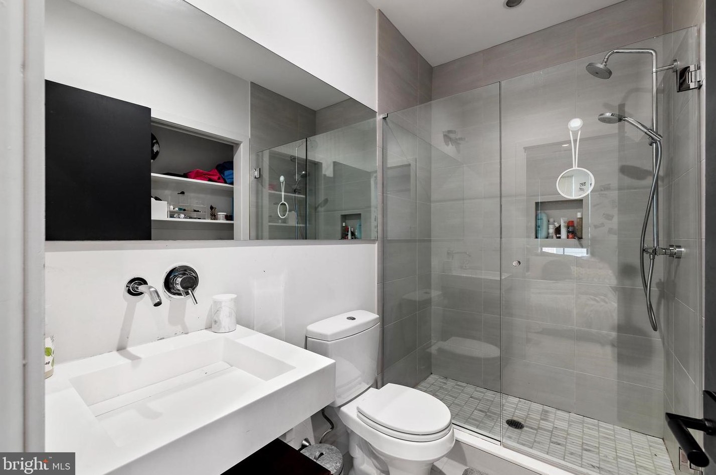 1714 Melon St, Philadelphia PA 19130-3303 exterior