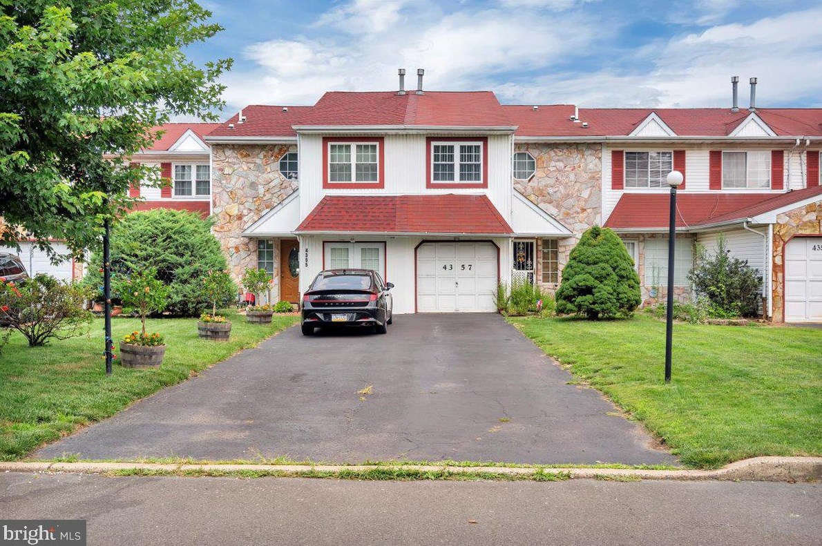 4357 Whiting Rd, Philadelphia, PA 19154-1750