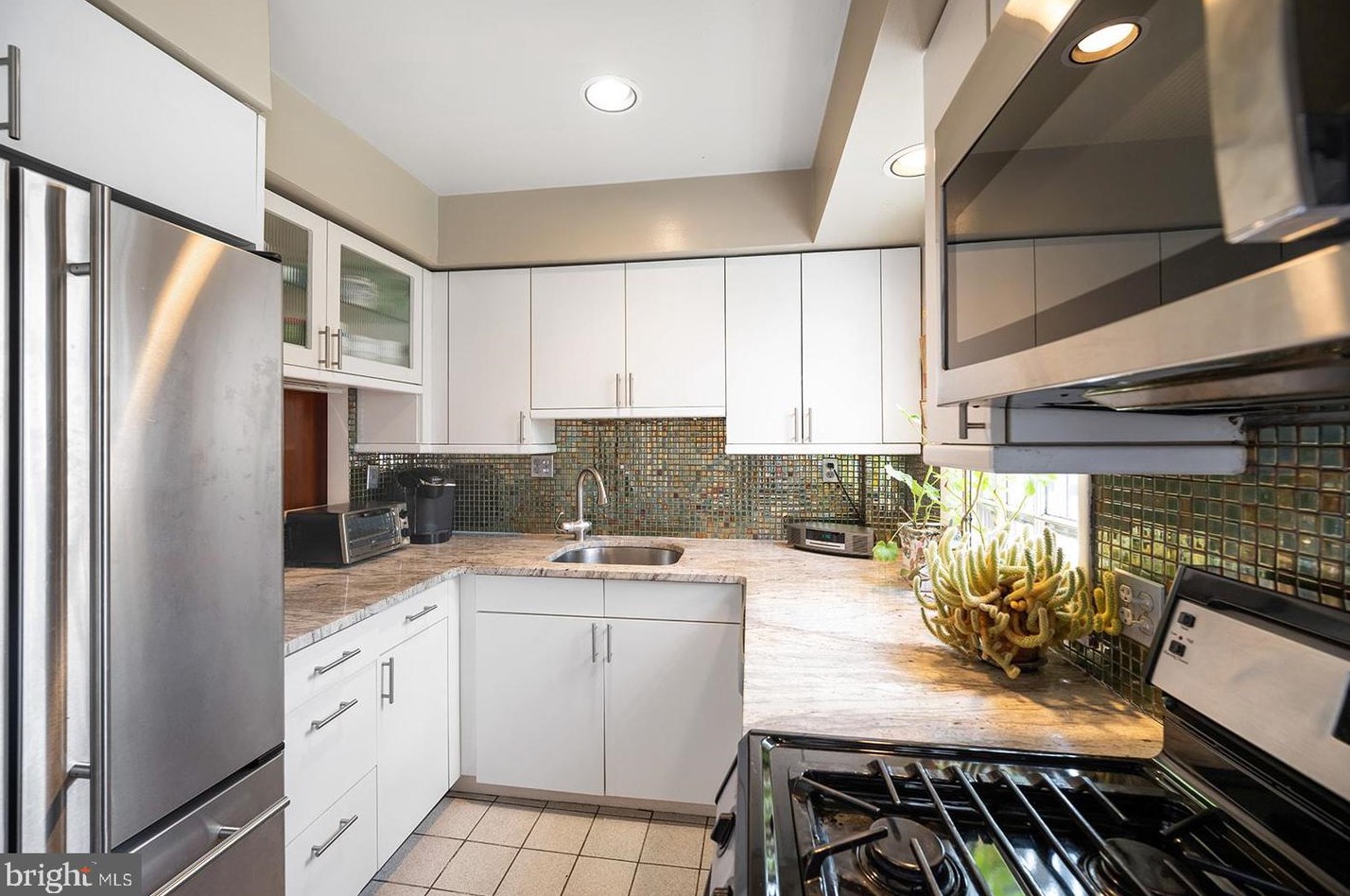 1123 Rodman St, Philadelphia PA 19146-1359 exterior