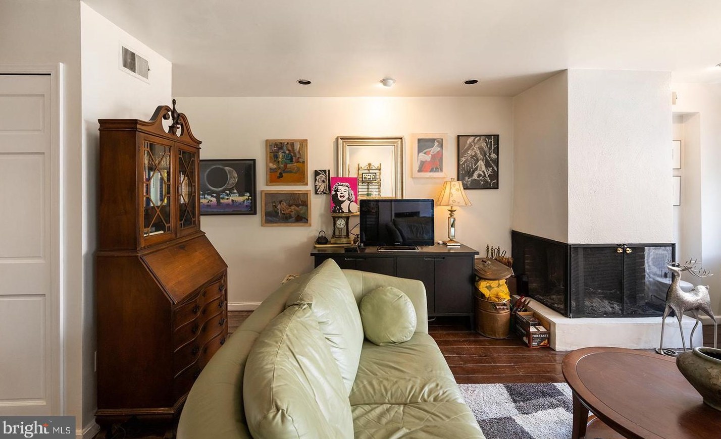 1123 Rodman St, Philadelphia PA 19146-1359 exterior