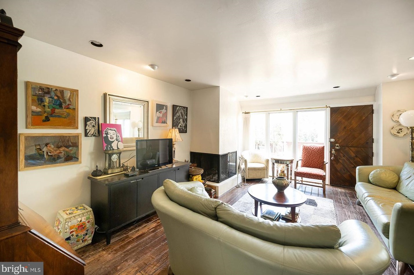 1123 Rodman St, Philadelphia PA 19146-1359 exterior