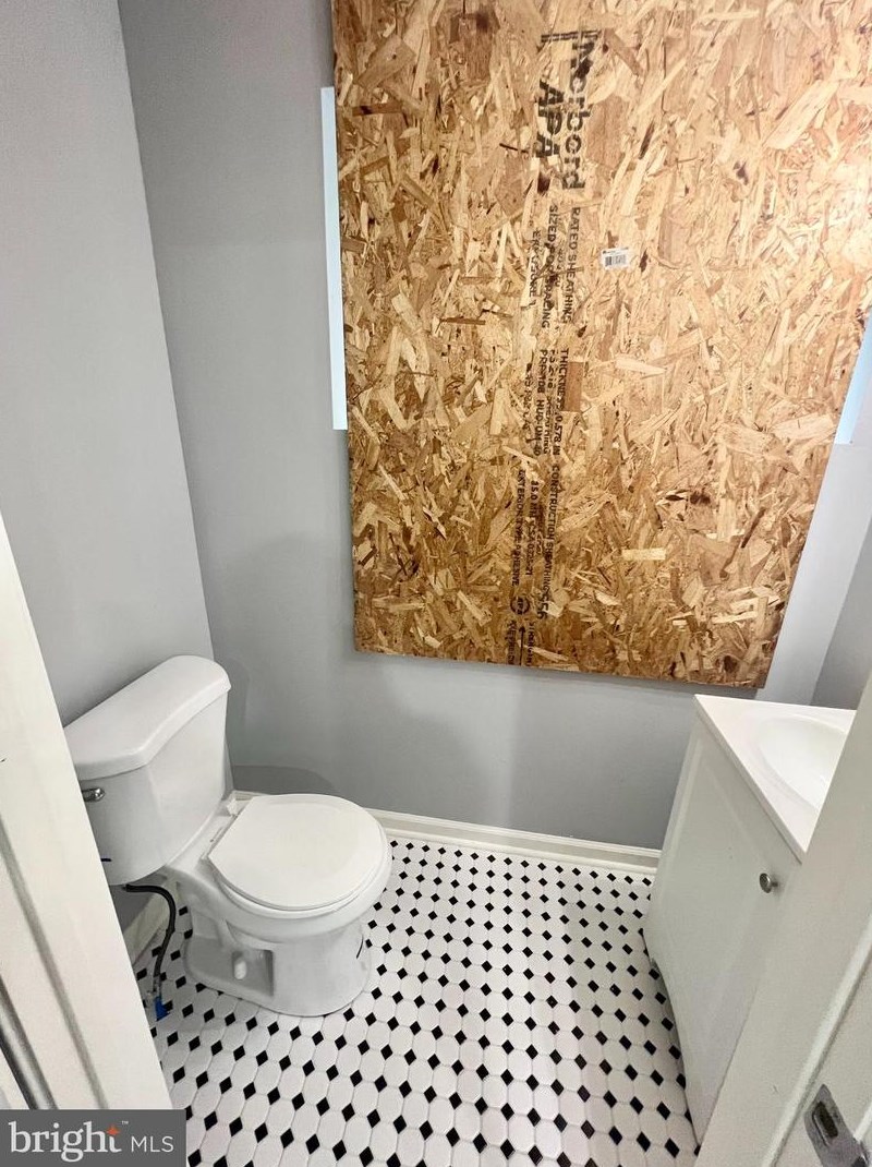 500 Queen Ln, Philadelphia PA  19144-4038 exterior