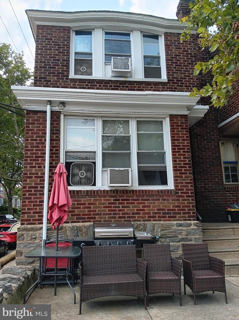 4034 Robbins Ave, Philadelphia, PA 19135-3016