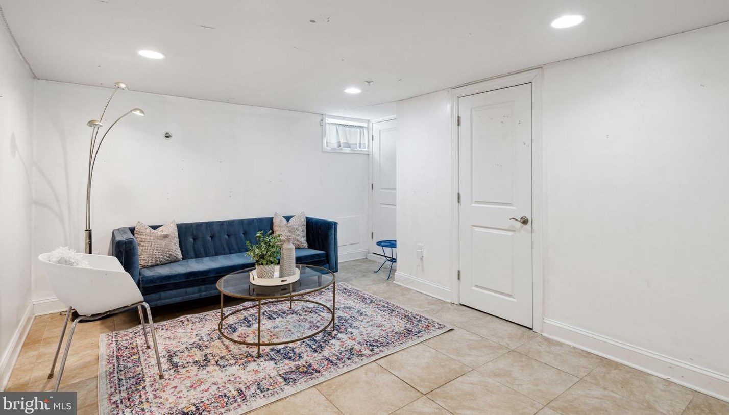 538 Mifflin St, Philadelphia PA  19148-1825 exterior