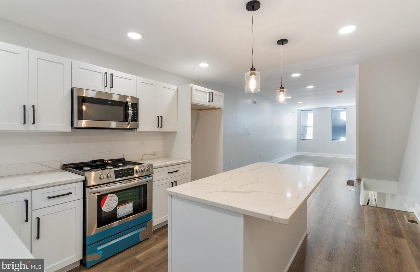 921 Sigel St, Philadelphia PA  19148-1620 exterior