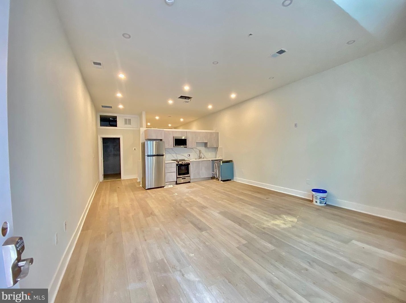 253 N 3rd St #1r, Philadelphia, PA 19106