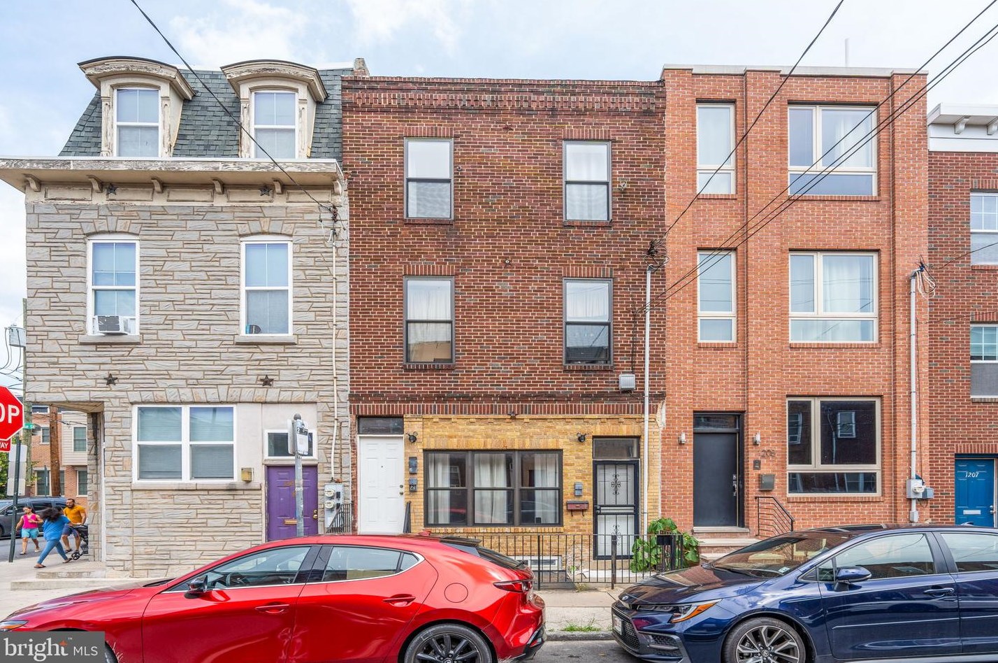 1203 S 16th St #1, Philadelphia, PA 19146