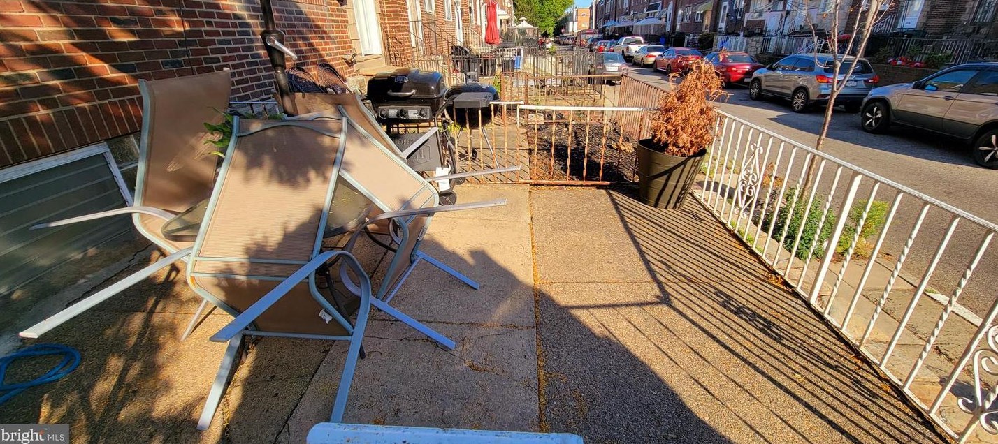 857 Carver St, Philadelphia, PA 19124-1009