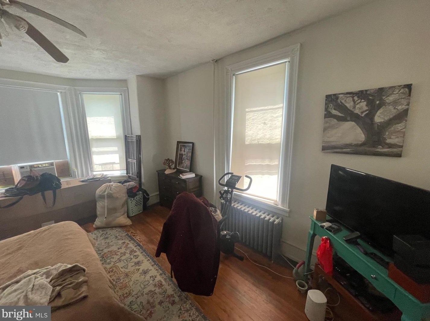 443 Walnut Ln, Philadelphia PA  19144-1054 exterior