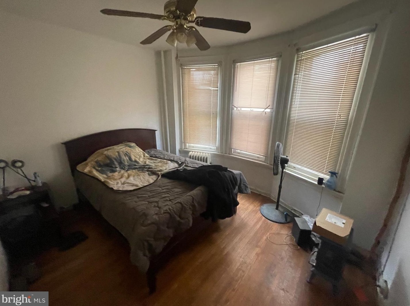 443 Walnut Ln, Philadelphia PA  19144-1054 exterior