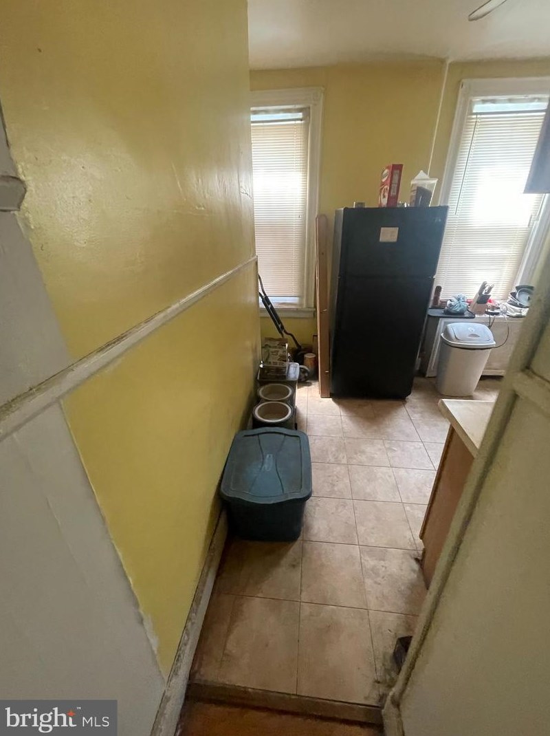 443 Walnut Ln, Philadelphia PA  19144-1054 exterior