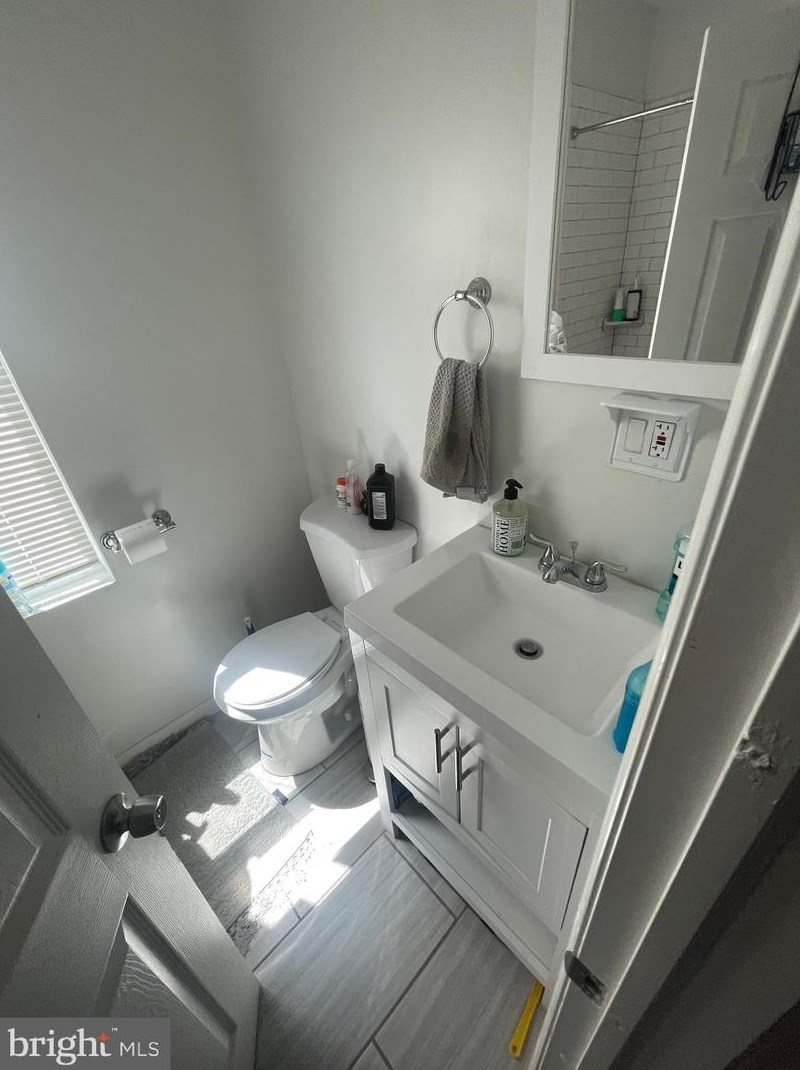 443 Walnut Ln, Philadelphia PA  19144-1054 exterior