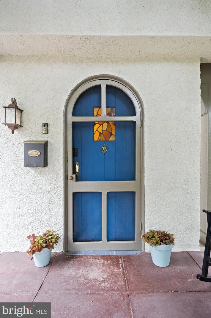 3443 Queen Ln, Philadelphia, PA 19129-1440