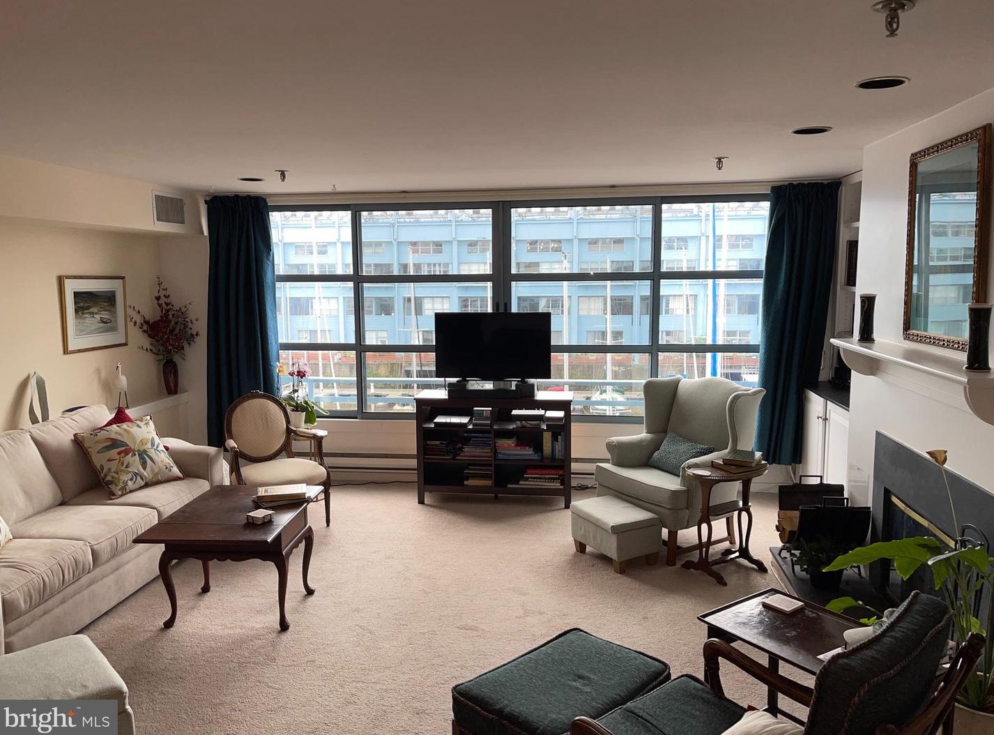 7 N Columbus Blvd Apt 212, Philadelphia, PA 19106