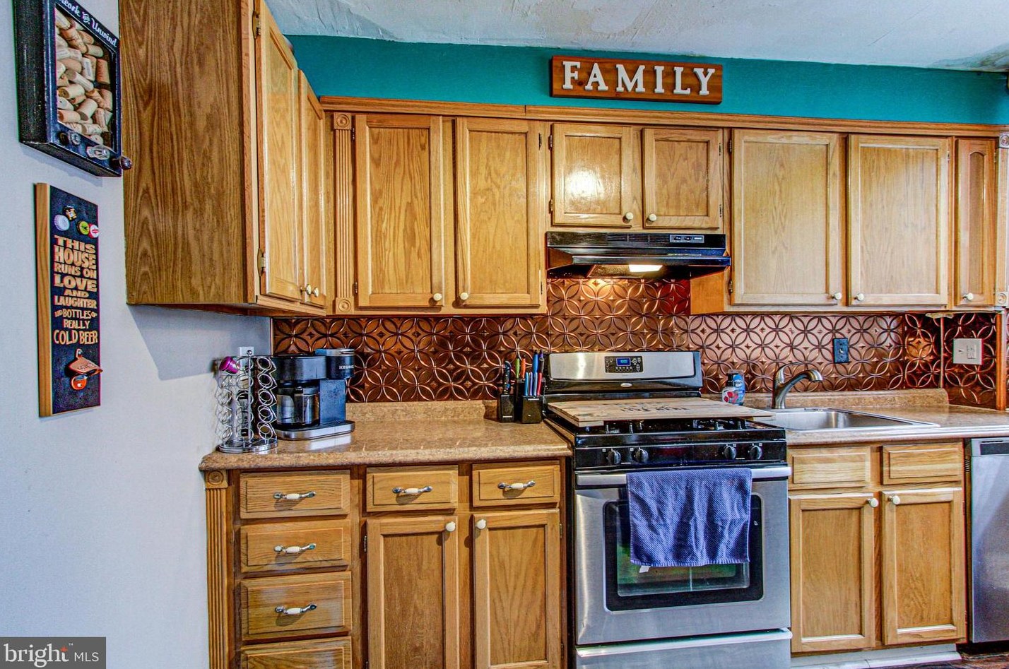 4276 Lawnside Rd, Philadelphia PA 19154-2804 exterior