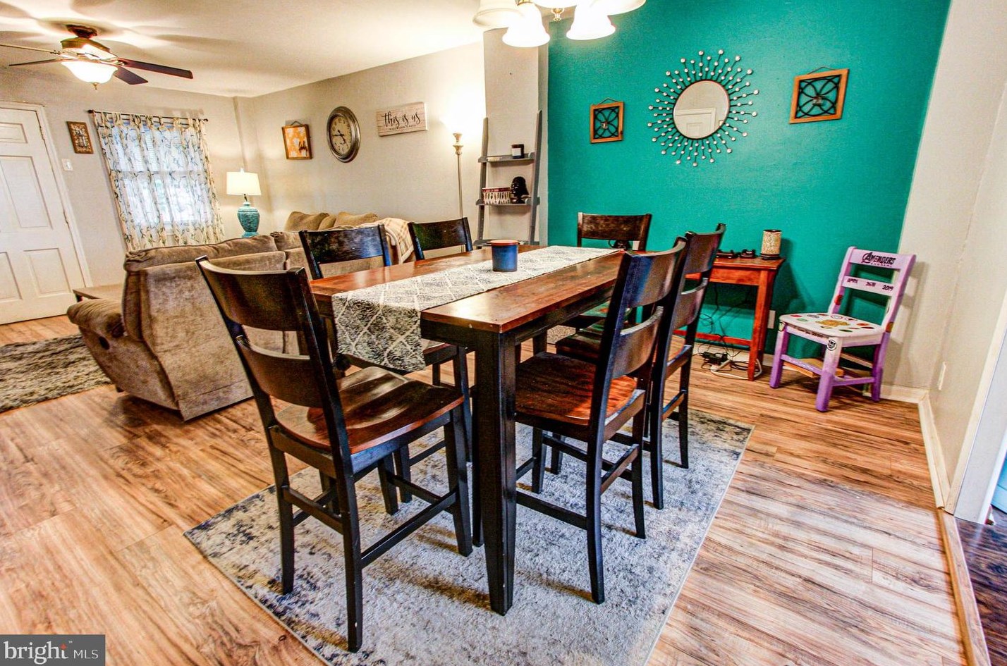 4276 Lawnside Rd, Philadelphia PA 19154-2804 exterior