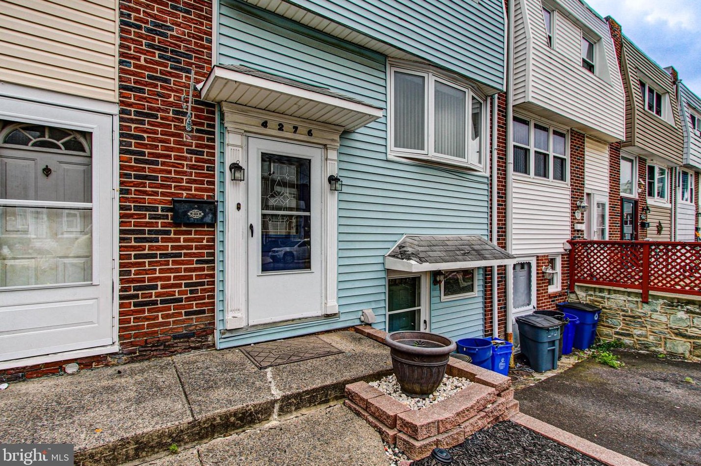 4276 Lawnside Rd, Philadelphia, PA 19154-2804