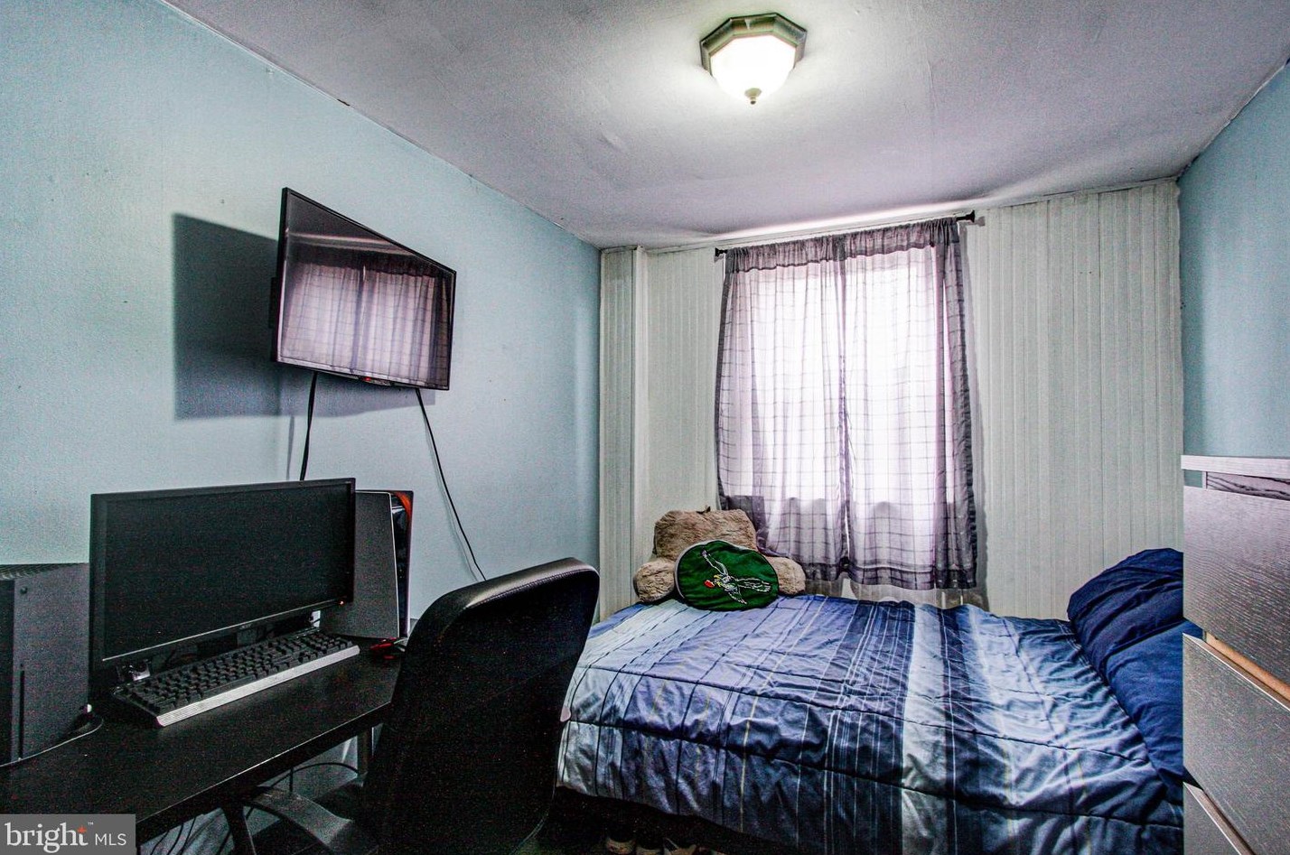 4276 Lawnside Rd, Philadelphia PA 19154-2804 exterior