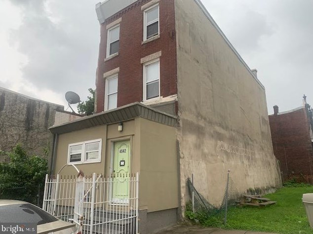 4542 Wayne Ave, Philadelphia, PA