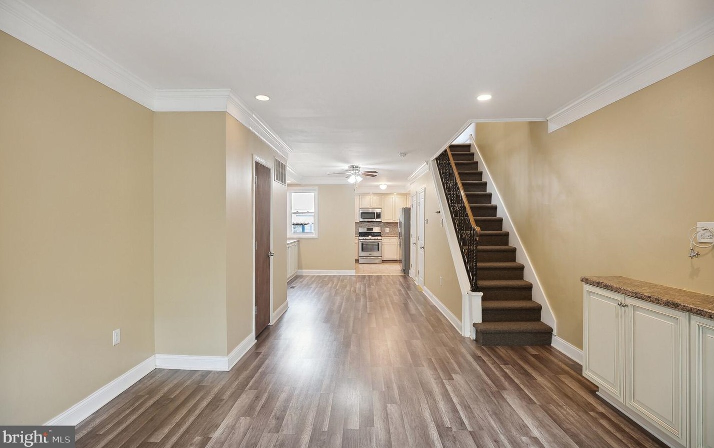 2218 Lambert St, Philadelphia, PA 19132-4816