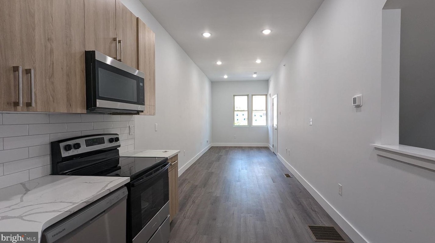 2217 N 10th St #1, Philadelphia, PA 19133