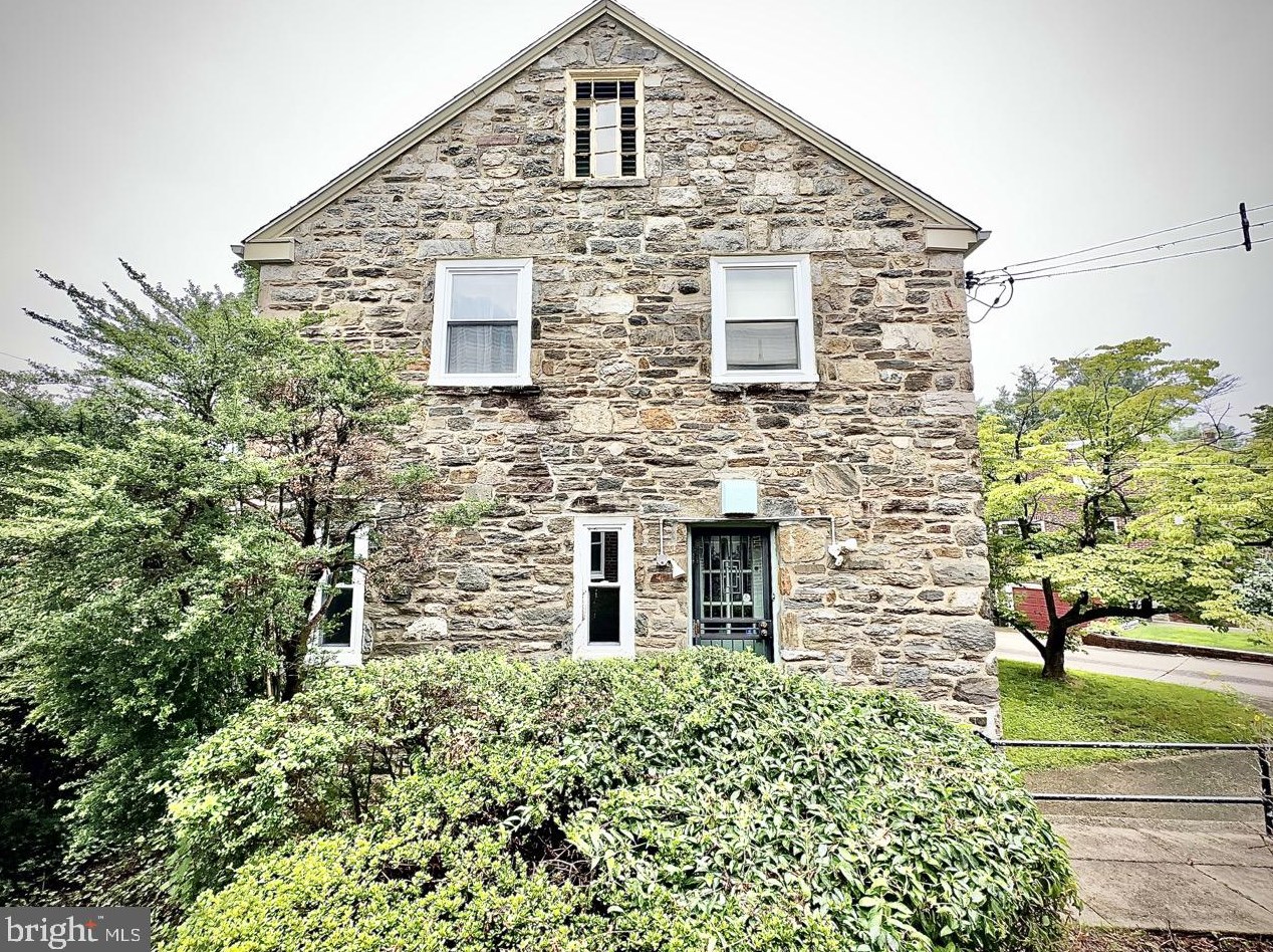 2400 50th St, Philadelphia, PA 19131-1405