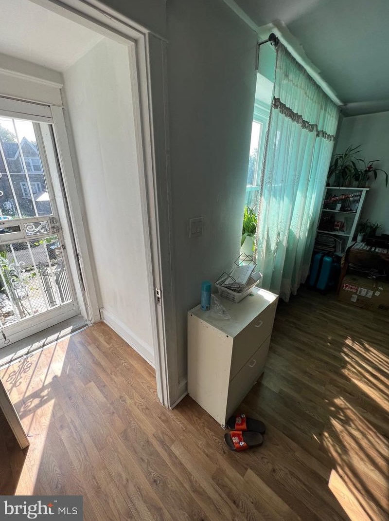 5222 Westford Rd, Philadelphia, PA 19120-3619