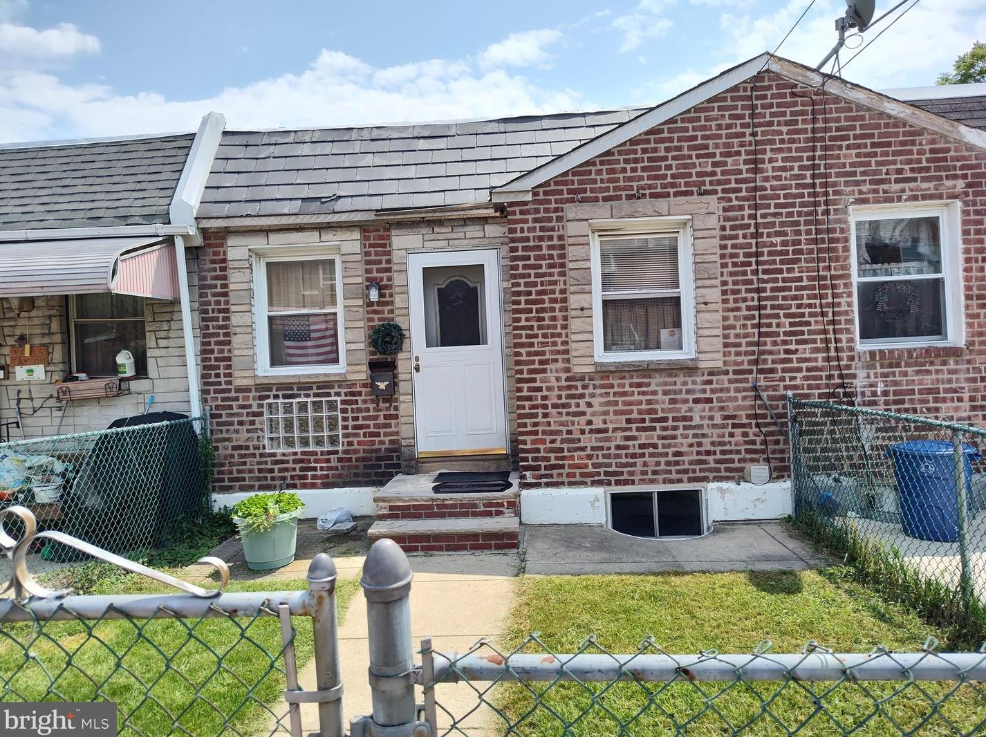1807 28th St, Philadelphia, PA 19145-1701