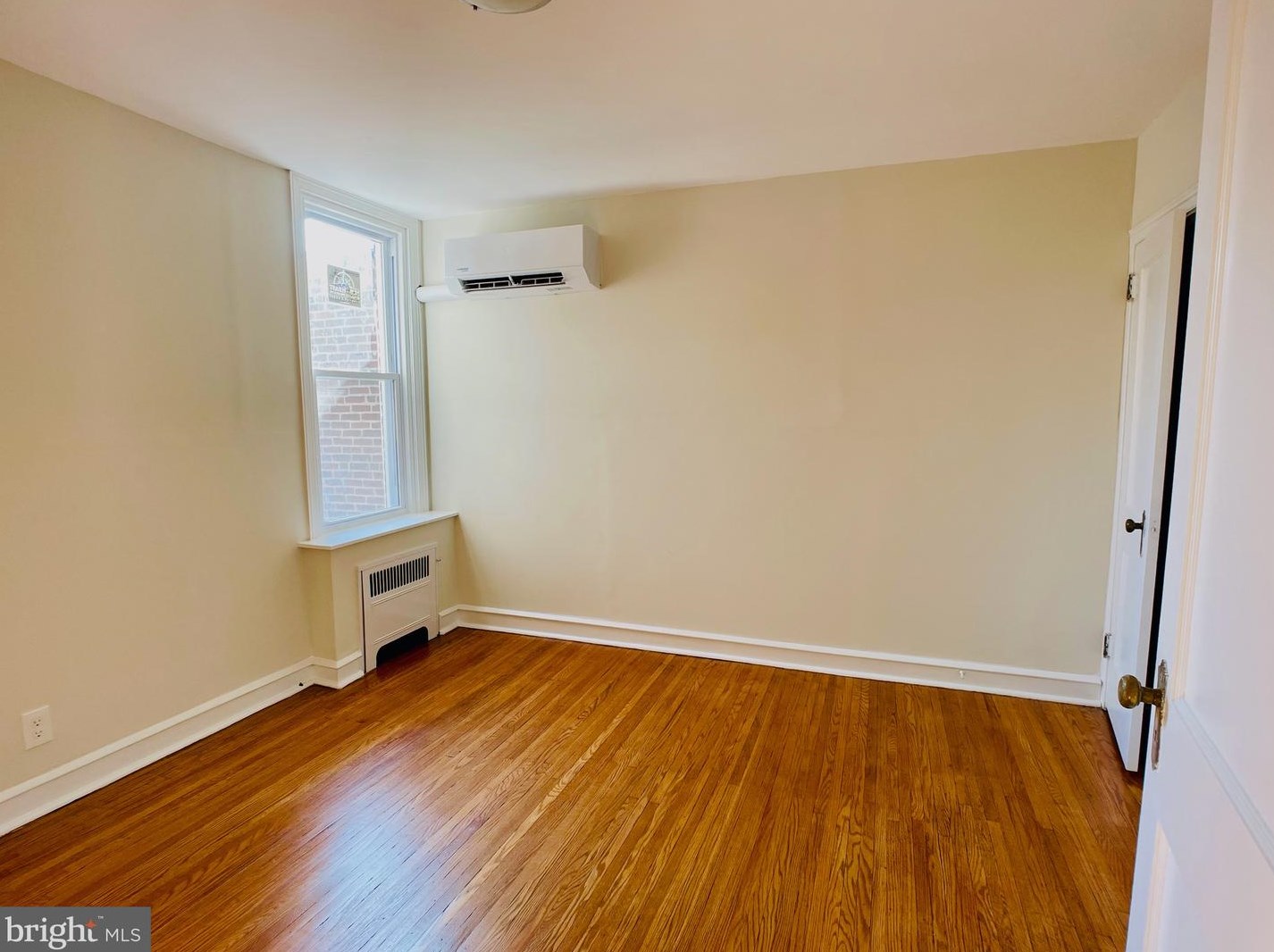 6647 Sprague St, Philadelphia PA  19119-3843 exterior