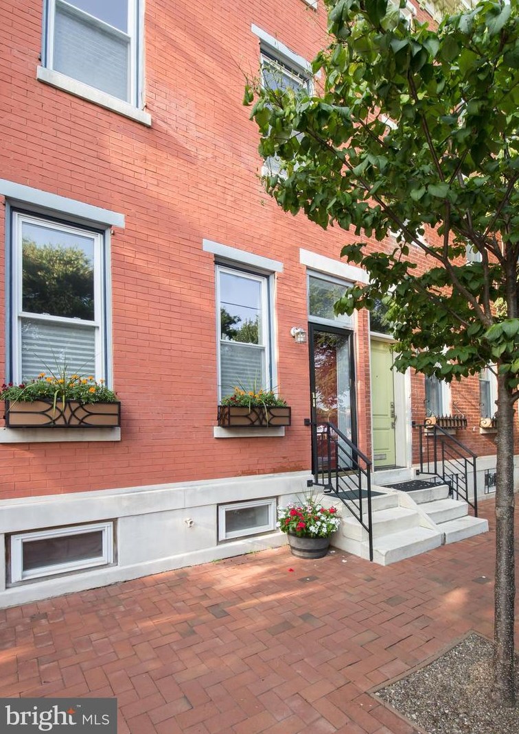 1833 North St, Philadelphia, PA 19130-3308