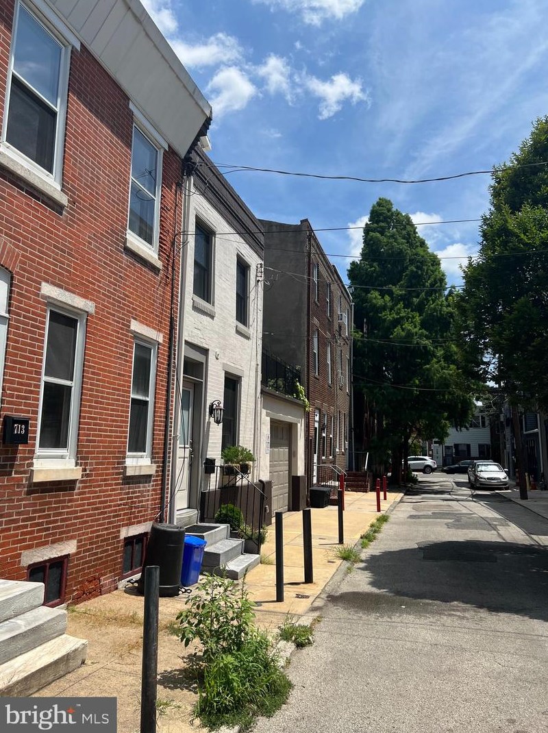 713 Alter St, Philadelphia, PA 19147-5104