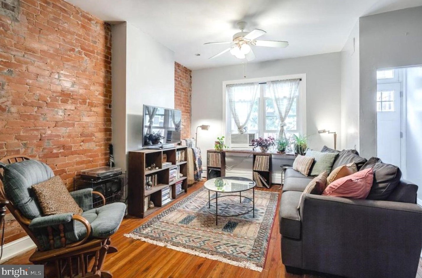1812 Sigel St, Philadelphia, PA 19145-2133