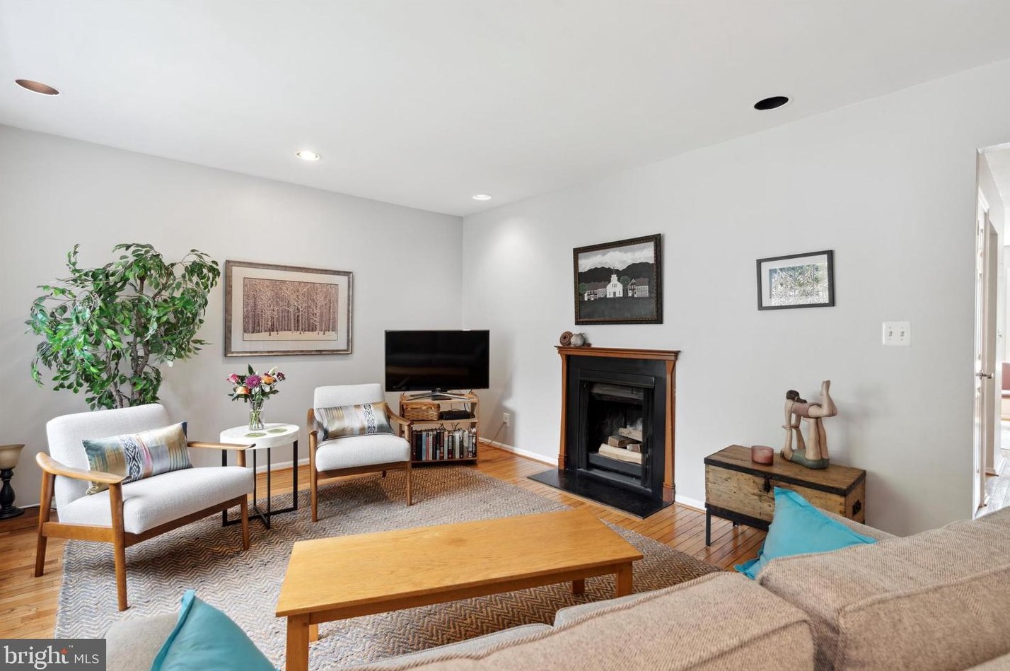 2819 Pennsylvania Ave, Philadelphia PA 19130-1711 exterior