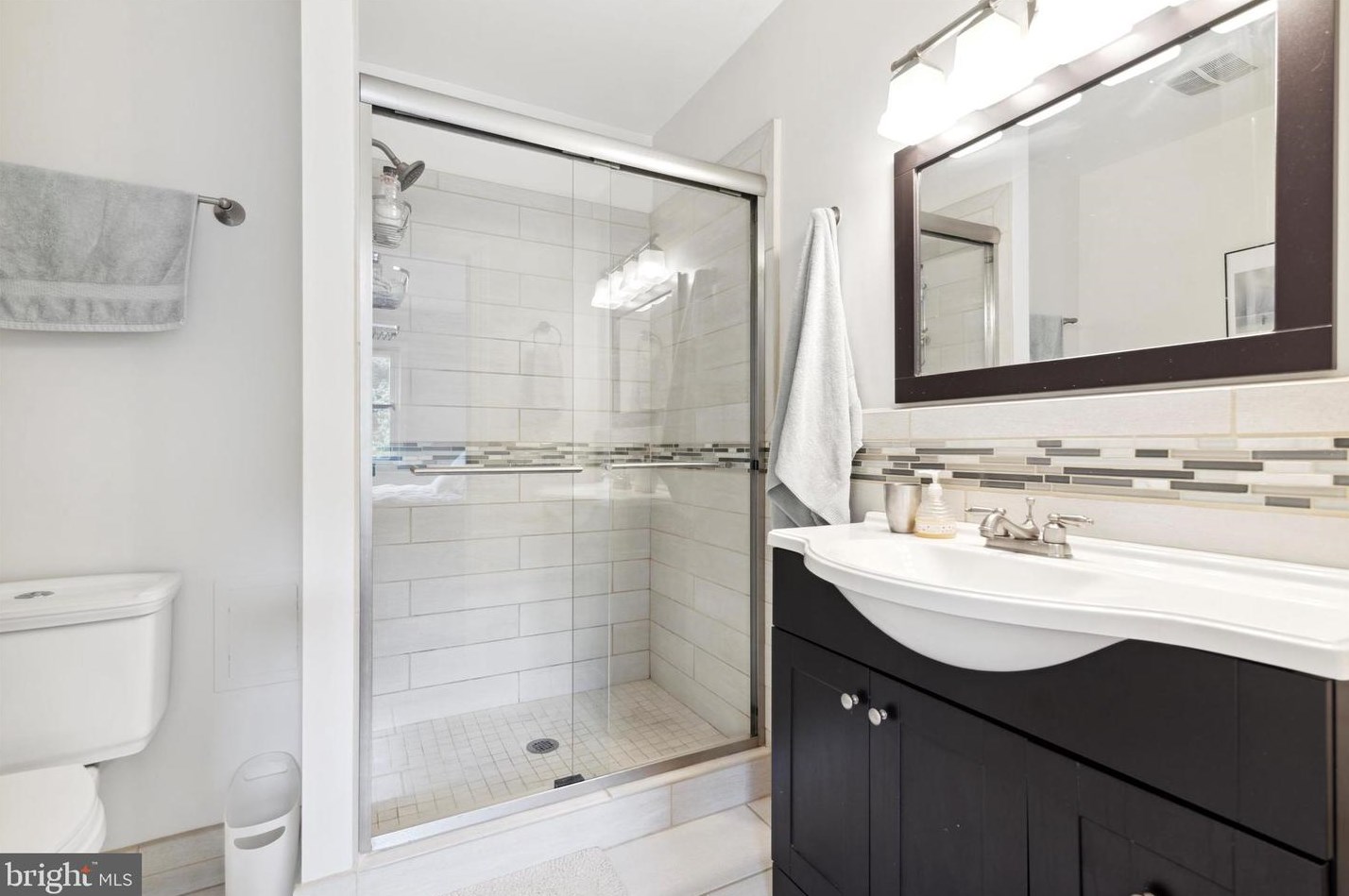 2819 Pennsylvania Ave, Philadelphia PA 19130-1711 exterior