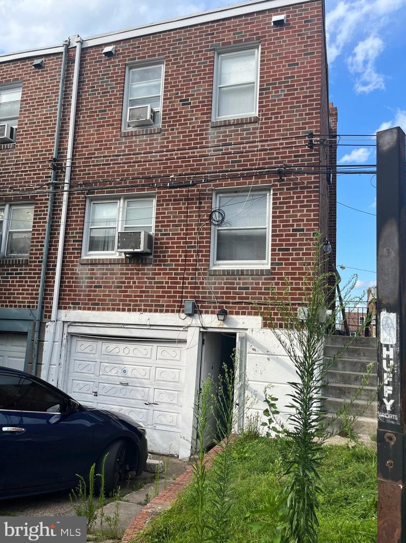 1830 Danforth St, Philadelphia, PA 19152-1820