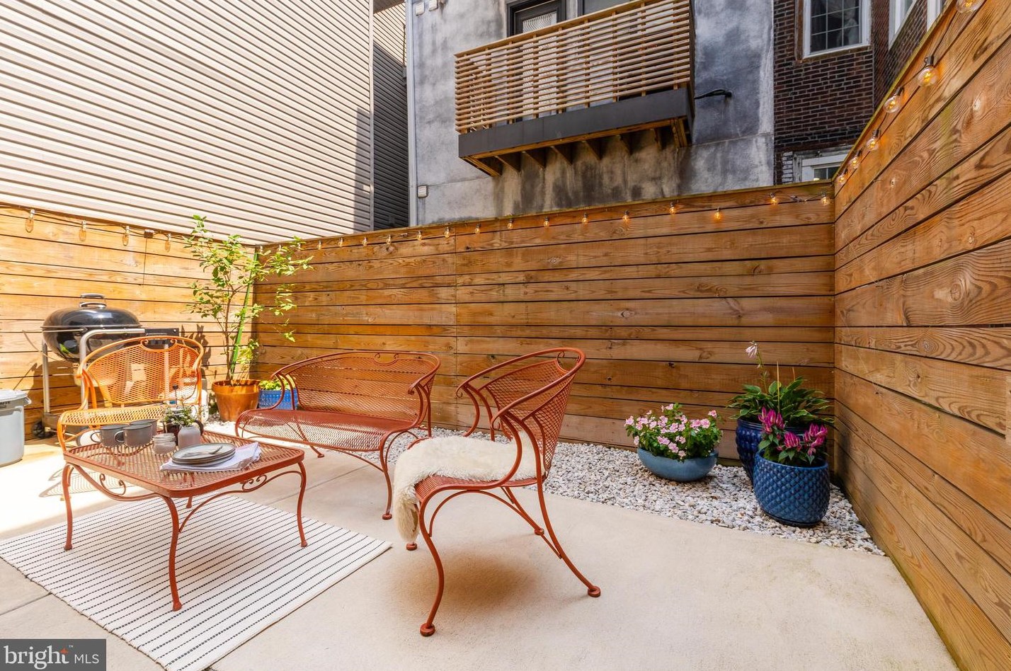 2227 Blair St, Philadelphia PA 19125-2001 exterior