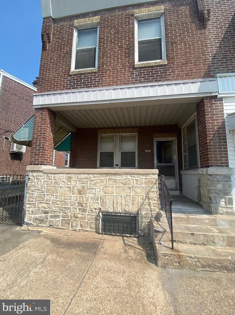 4516 Sepviva St, Philadelphia, PA 19124-4128