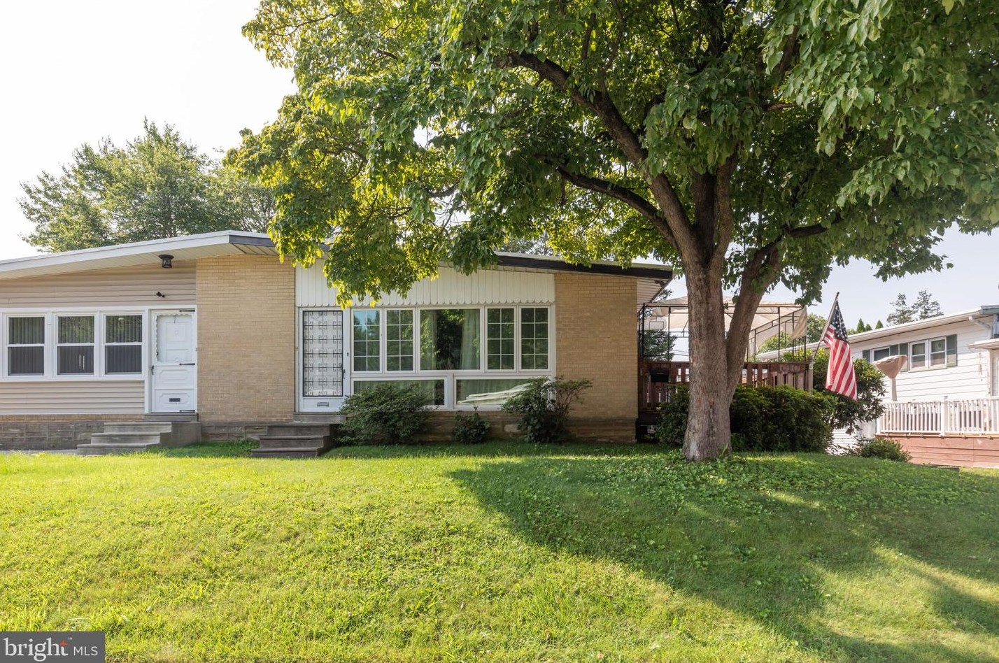 1010 Grant Ave, Philadelphia, PA 19115-3604